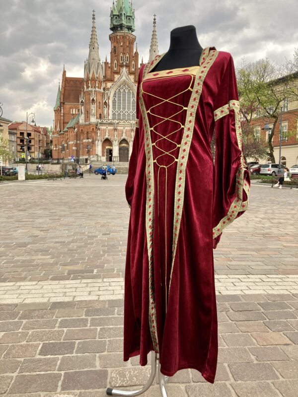 Krolowa Elfow Kostium wypozyczlnia krakow czerwona suknia 6 1 scaled